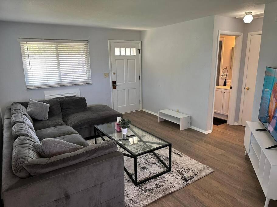 Apartamento Cozy Apt Near Downtown Dayton Exterior foto